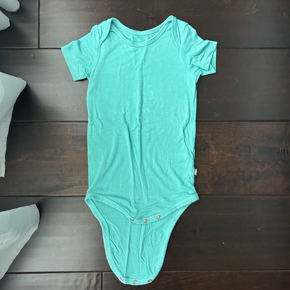 Kyte BABY Other - Kyte Baby Bamboo Rayon Blue Bodysuit Short-Sleeved 18-24mo